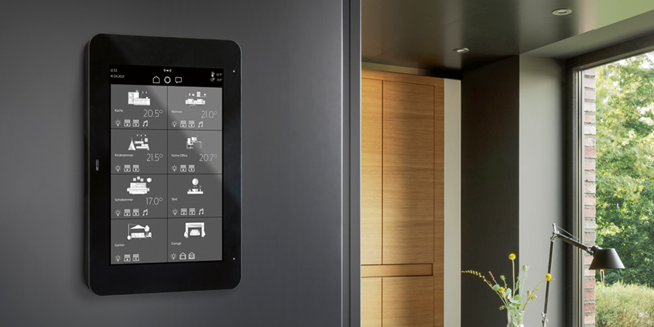 JUNG Smart Panel 8 bei Elektro-Hausmann GmbH & Co. KG in Leinefelde-Worbis