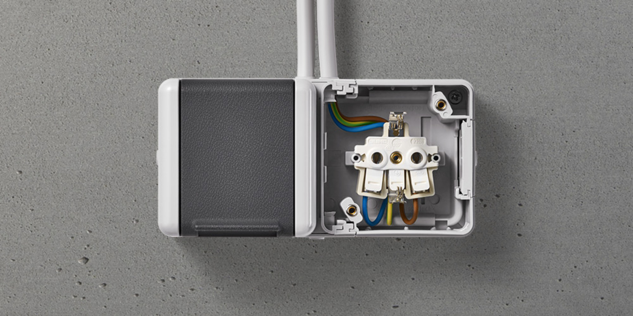 Doppelsteckdose mit Trennsteg bei Elektro-Hausmann GmbH & Co. KG in Leinefelde-Worbis